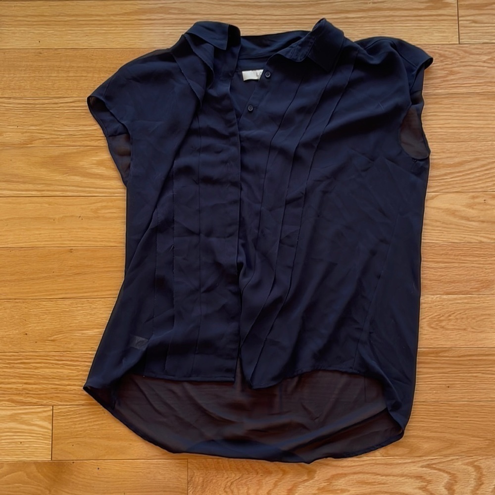 WOMEN’S Loft Button Down Size Large